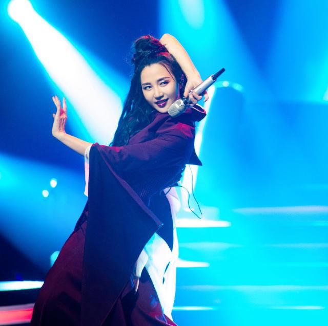  金莎|《浪姐》复活赛名单已出，吴昕把淘汰卡做纪念，怎料成功复活