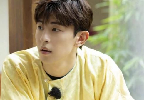  邓伦|《极挑》迎收官战，节目组终于给邓伦安排CP档，戴情侣款饰品有默契