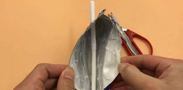 干净|今天才知道，酸奶上有一个小机关，难怪以前总是喝不干净，涨知识