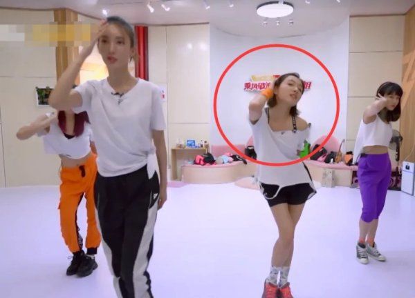  对万茜|万茜高居《浪姐》喜爱榜前列，这操作太不应该，前期人设直接崩塌