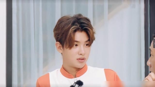  框录|相差34岁，胡军、黄明昊同框录综艺，黄明昊：我叫什么？