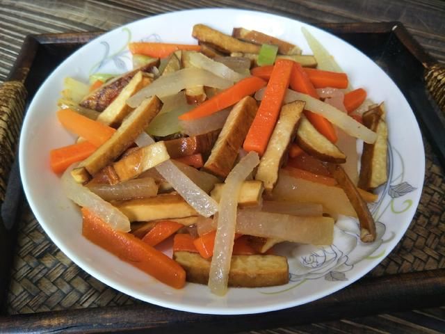 真香|冬瓜这样做太好吃了,加入2样配菜,?冬瓜清淡透明有营养,真香