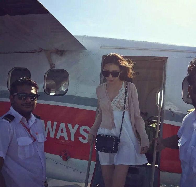  飞机|潘玮柏老婆有多壕！名牌包包、豪宅、飞机都有，身材不输女明星