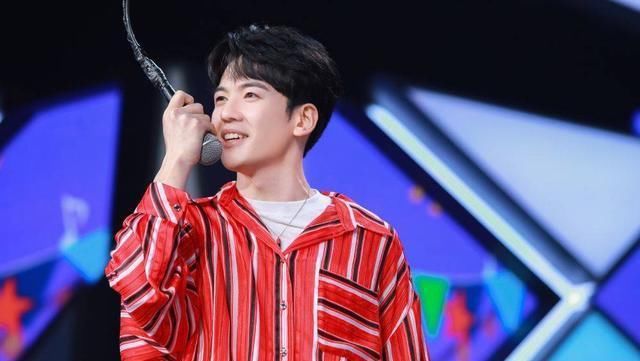  彭昱畅|快本变选秀口碑崩塌？何炅因彭昱畅被黑，网友：还我青春