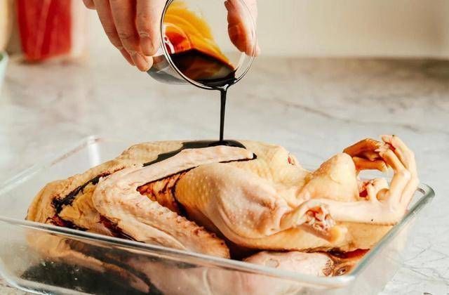  糯米|满汉全席一道菜，在鸭肚里装糯米，鸭肉不干不柴，好吃有颜值