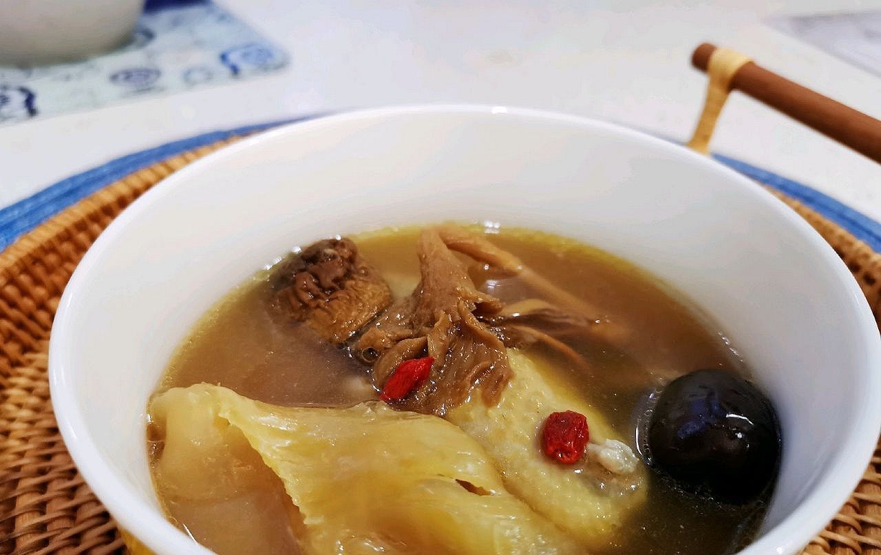  花胶|滋补花胶鸡汤-附花胶泡发过程