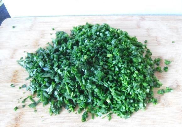  鸡蛋|这才是韭菜盒子正确做法，皮薄馅大，香味浓郁，一次8个不够吃