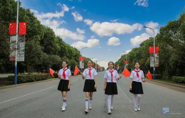 公布|“国旗随手拍”初评名单公布，快来为你最爱的作品点赞！