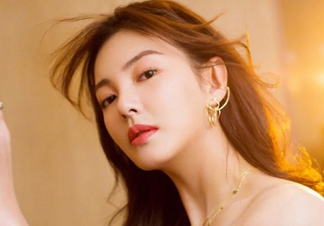  脱口秀|《乘风破浪的姐姐》没完，张雨绮就官宣新综艺？同台嘉宾还有李诞