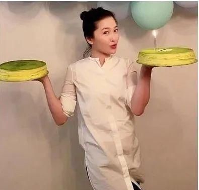 身份|首次以妈妈身份过生日!前TVB当家花旦手抱儿子一起庆祝:好温馨