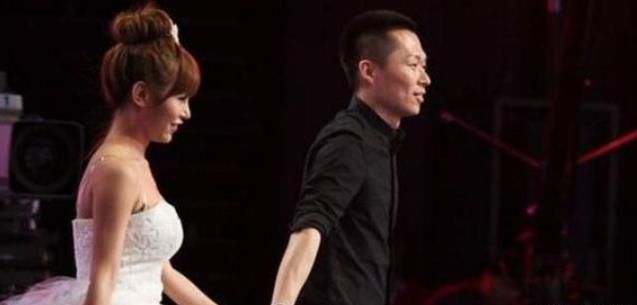  上非|收废品小伙上非诚勿扰，惨被灭灯还遭羞辱，孟非：说说收什么废品