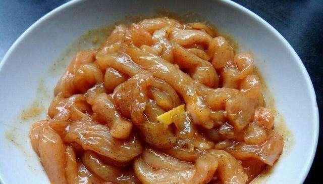 配方|终于知道小吃摊上鸡柳的配方了,这么做入味又酥脆在家也能做,