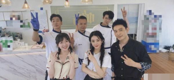  丑陋|赵丽颖遭恶意剪辑？节目中隐形筷子乱搅菜，弹幕里满是人性的丑陋