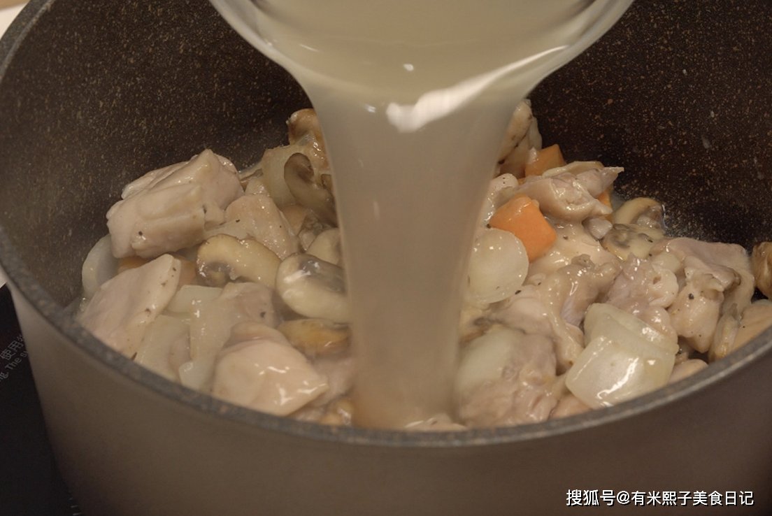 简单|奶油炖鸡,口感浓郁,做起来简单,摆上桌显气派,快来露一手吧!