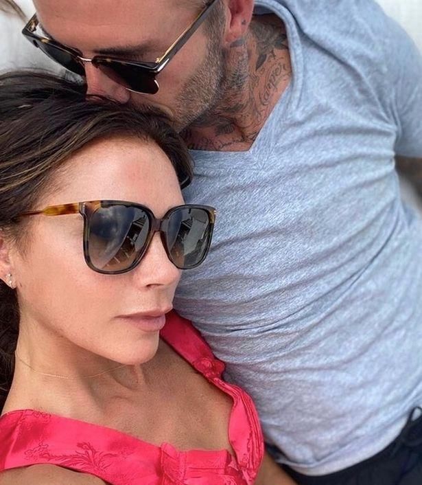 不吃|贝克汉姆亲自下厨,维多利亚破了十多年不吃主食规矩,吃了块披萨