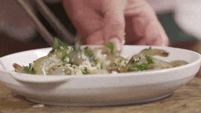 膏蟹|8月这些海鲜正当季!简单用蒜蓉蒸,只需3步,几分钟就能吃!