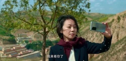 近乎|“风情”闫妮:千娇百媚的彪悍,近乎孩子的简单