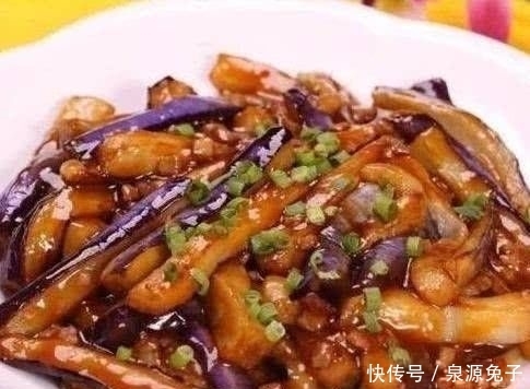  记住|红烧茄子的时候，不要直接把它放进锅里，记住1点，好吃又不油腻