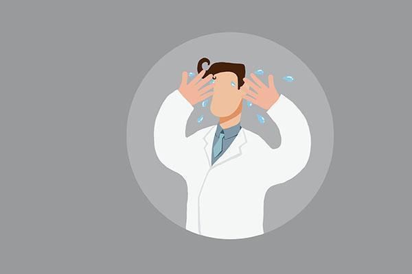  种现象|睡觉时，双脚突然蹬一下，有踩空感，像从高楼坠落，是咋回事？