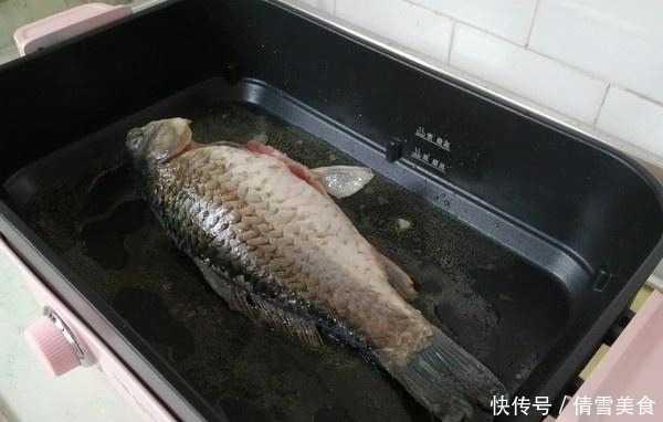 不鲜|无论煮什么鱼,直接下锅大错特错,少了这1步,鱼汤不鲜,腥味浓
