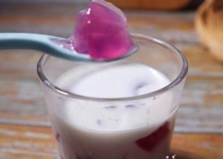 倒入|网红葡萄撞奶??（两种做法）葡萄椰奶冻 ??（超简单白凉粉版）