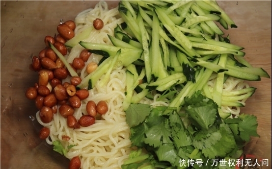 老板|煮面条最忌水开下锅,20年面馆老板:学会这3步,面条爽滑又筋道