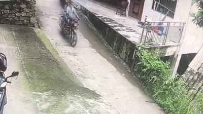  摩托车|嫌疑人到案后，警方送出一句话：人生苦短，请自律行乐！