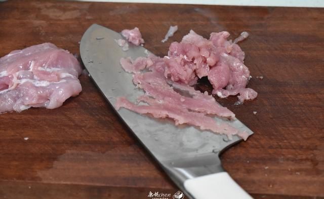 简单|入秋了，用3个食材煮这汤，做法简单鲜美又滋润，隔三差五就会做