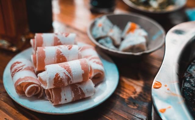  寻味|寻味成都 | 一座来了就不想走的城，一台开了就不想下的车