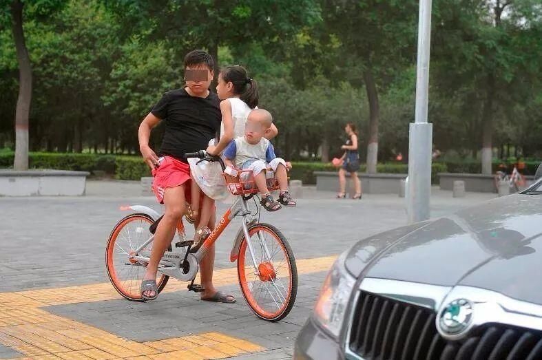  骑行|你骑车这样带孩子吗？太危险了！