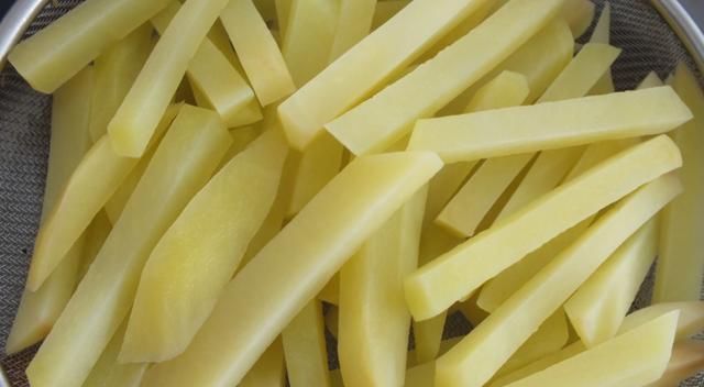 常年|此菜常年2元1斤，维C是苹果的4倍，夏天遇到最少买10斤