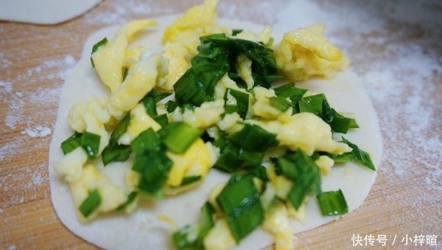 韭菜|这个馅饼百吃不厌, 皮不发硬, 馅不流汤, 方法简单没得说!