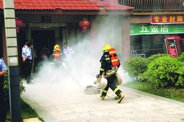  部门|多部门联合开展高层建筑火灾扑救演练