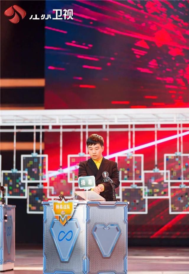  奖杯|为什么是他捧走“脑王之王”的奖杯？