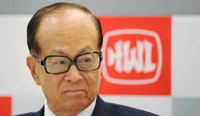  李嘉诚|何鸿燊给水立方捐了1个亿，霍英东捐了2个亿，李嘉诚捐多少呢