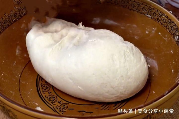  夹肉|秋天馒头包子靠边站，多吃此面食，外酥里软，夹肉夹菜都好吃