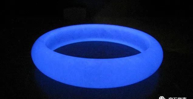  冰种|GIA收到“冰种翡翠”新仿品——经聚合物灌注的洒金石英