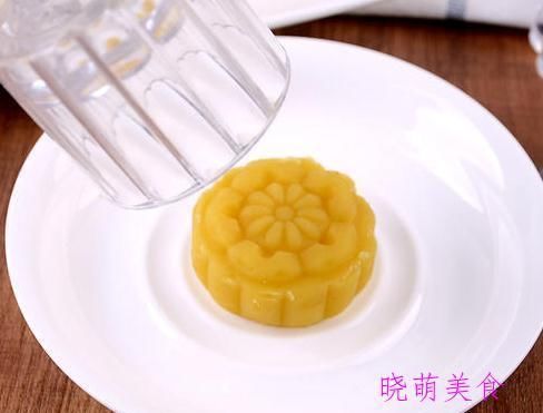  五仁|酥皮五仁月饼、绿豆冰皮月饼、紫薯月饼的家常做法