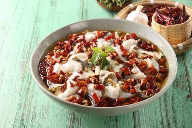  点菜|川菜馆点菜时，点什么才像当地人？记住“3点3不点”就行