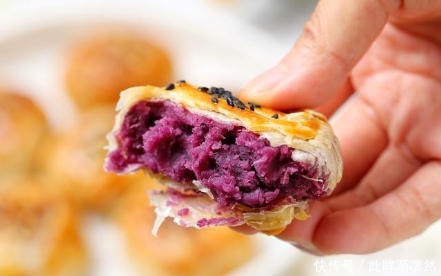 吃法|解锁手抓饼新吃法,包入紫薯馅,外皮酥脆内馅香甜,简单零失败!