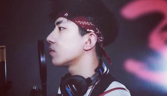  节目组|被节目打错名字，被吴亦凡猜韵脚，“红绿蓝”Rapper发歌Diss《新说唱》！