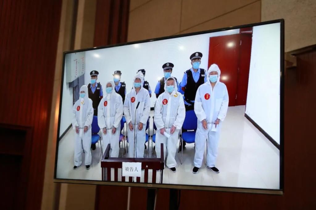  寻衅滋事罪|【阳光?法治】非法拘禁、敲诈勒索！陆维忠等12人涉恶案公开宣判