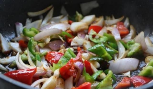  面粉|马铃薯也能做成面？没错哦，这样做出来的马铃薯小面很好吃