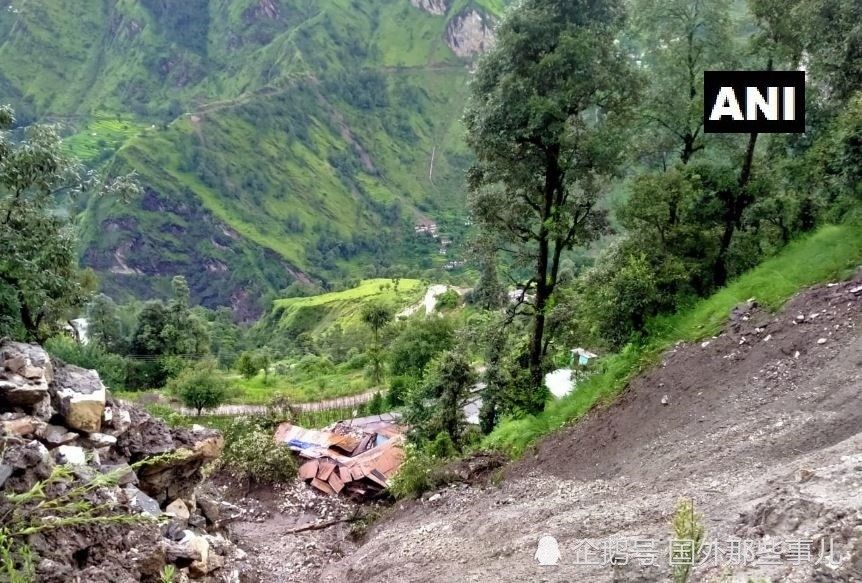  活埋|1家3口熟睡中房屋倒塌，全家人都遭活埋身亡