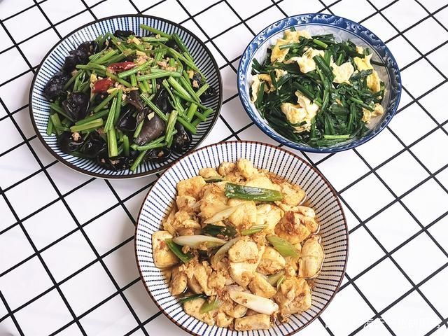  翻炒|老公第一次下厨，炒了三道家常菜，素是素点，全是下饭菜！