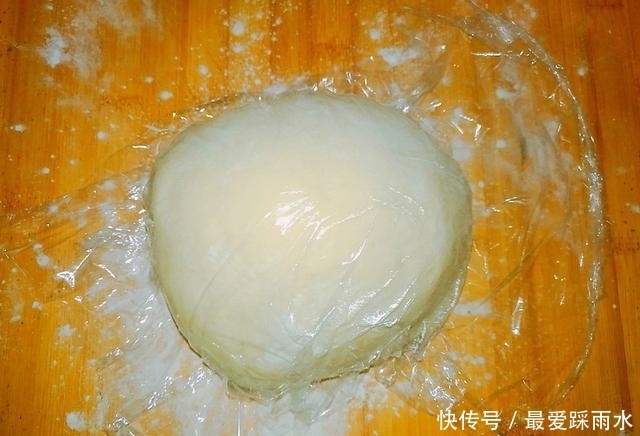 薄饼|想吃馅饼干嘛外买？这个馅饼的做法很简单，皮薄饼又软，超好吃！