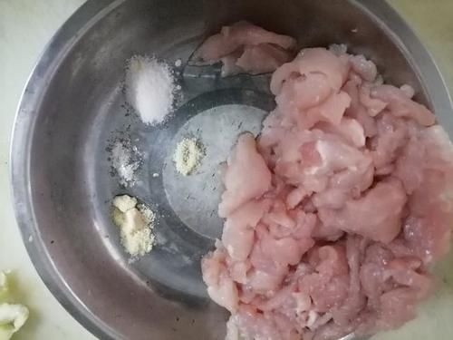 停不下|下饭菜,青椒豆豉炒瘦肉,搭配豆豉,齿齿生香好吃的停不下筷子