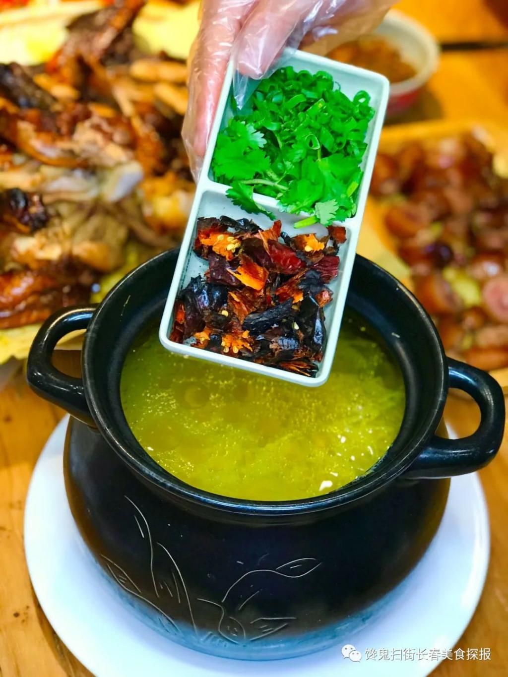 先前|八里堡已不是先前的八里堡。这家的肉太香了！话说，吃过酸菜篓子吗？！