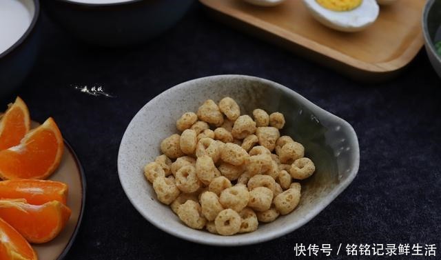 丰盛|普通家庭孩子的早餐,虽然朴实但不失丰盛,经济实惠又有营养