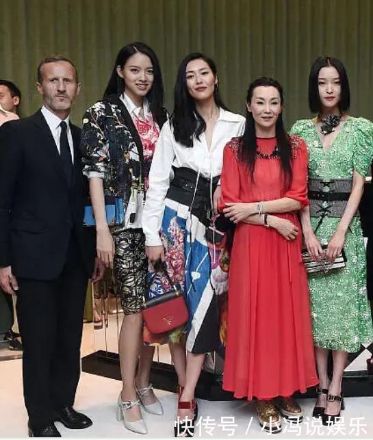 易烊千玺|易烊千玺对周冬雨这个箭头粗得不能再粗了吧齁甜